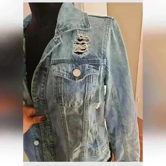 Blank NYC Women's Light Wash Distressed Denim Jacket S - Picture 7 of 15
